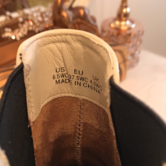 Ladies Essentials ladies boot.   Sz. 6-1/2 - Picture 4 of 5